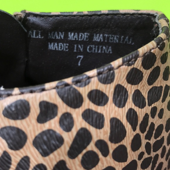 BUMPER Textured Animal Print Zip Wedges - Picture 7 of 8